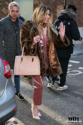 Arriving_at_the_BUILD_Series_LDN_building_07_02_18_281929.jpg