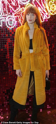 Arriving_at_the_Faustine_Steinmetz_show_for_LFW_19_02_18_281229.jpg