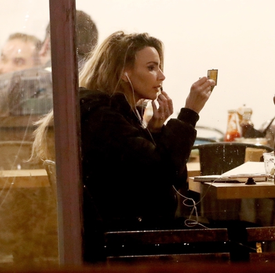 At_a_coffee_shop_in_London_10_03_18_281129.jpg
