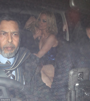 Sarah_Harding_was_keen_on_cutting_loose_as_she_attended_OK21_Magazines_25th_anniversary_party2C_London_21_03_18_28529.jpg
