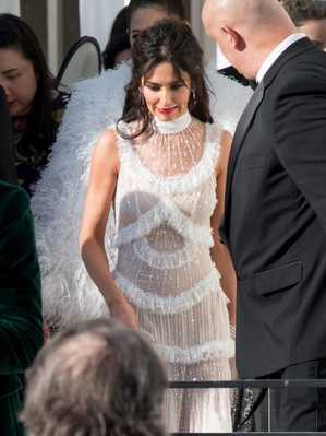 Leaving_Hotel_Martinez_in_Cannes_11_05_18_282029.jpg