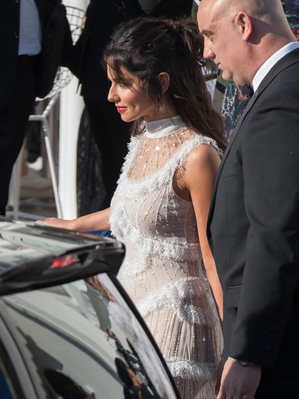 Leaving_Hotel_Martinez_in_Cannes_11_05_18_284729.jpg