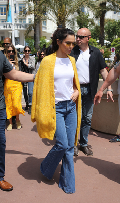 Arriving_at_a_beach_club_during_the_71st_annual_Cannes_Film_Festival_12_05_18_2811029.jpg