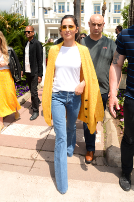 Arriving_at_a_beach_club_during_the_71st_annual_Cannes_Film_Festival_12_05_18_2812329.jpg