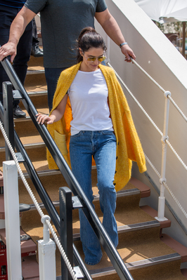 Arriving_at_a_beach_club_during_the_71st_annual_Cannes_Film_Festival_12_05_18_2812829.jpg