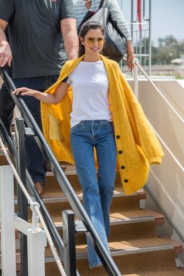 Arriving_at_a_beach_club_during_the_71st_annual_Cannes_Film_Festival_12_05_18_2814429.jpg