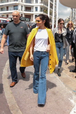 Arriving_at_a_beach_club_during_the_71st_annual_Cannes_Film_Festival_12_05_18_2816629.jpg