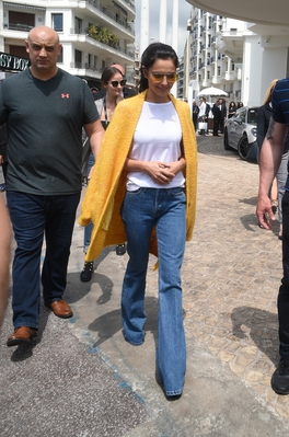 Arriving_at_a_beach_club_during_the_71st_annual_Cannes_Film_Festival_12_05_18_2821529.jpg
