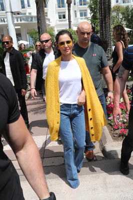 Arriving_at_a_beach_club_during_the_71st_annual_Cannes_Film_Festival_12_05_18_282829.jpg