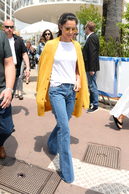 Arriving_at_a_beach_club_during_the_71st_annual_Cannes_Film_Festival_12_05_18_286429.jpg