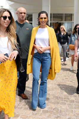 Arriving_at_a_beach_club_during_the_71st_annual_Cannes_Film_Festival_12_05_18_286629.jpg