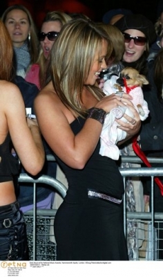 Girls_Aloud_at_National_Music_Awards_26_10_03_282529.jpg