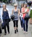 Sarah_Harding_out_in_Alderley_Edge_180709_9.jpg