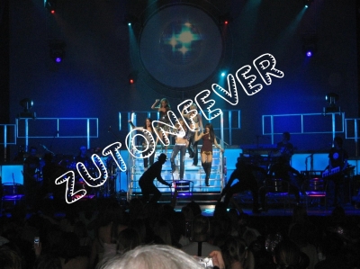 Tour_Photos_Girls_Aloud_Live_in_Glasgow__21_11_05_8.jpg