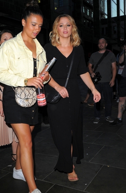 Leaving_Brasserie_Zedel_after_her_performance_23_07_18_287129.jpg