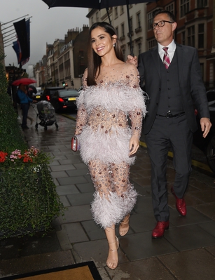 Outside_the_Claridges_Hotel2C_London_22_09_18_2820129.jpg