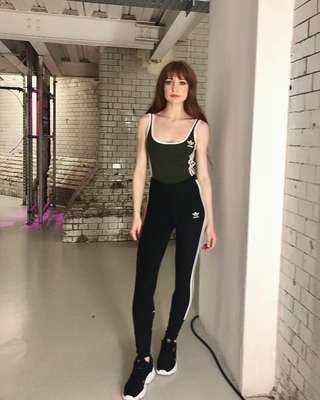 Nicola_Roberts_attend_the_JD_and_adidas_Falcon_fashion_show_curated_by_Hailey_Baldwin_in_London_17_09_18_28129.jpg