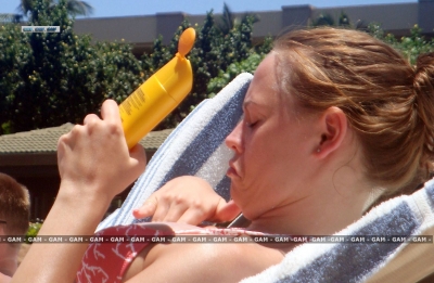 Kimberley_and_Justin_in_Hawaii_June_2009_1.jpg