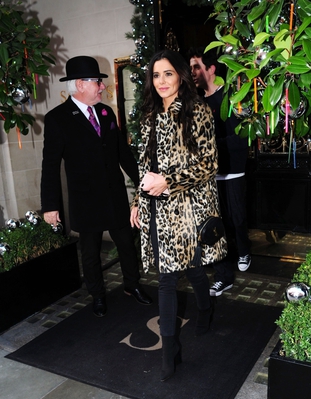Arriving___leaving_the_Scott_s_restaurant_in_London2C_UK_14_11_18_286429.jpg