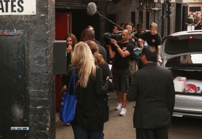 Cheryl_Cole_arriving_leaving_the_Hammersmith_Apollo_Palais_280709_1.jpg