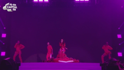 Cheryl_-_27Crazy_Stupid_Love27_28Live_at_Capital27s_Jingle_Bell_Ball29_mp40171.jpg