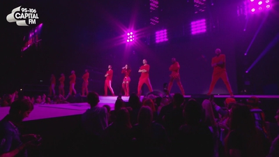 Cheryl_-_27Crazy_Stupid_Love27_28Live_at_Capital27s_Jingle_Bell_Ball29_mp40302.jpg