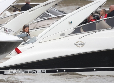 Cheryl_filming_on_the_thames_260709_12.jpg