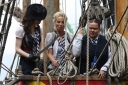 Sarah_Harding_on_the_set_of_St_Trinians_2_270709_13.jpg