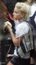 Sarah_Harding_on_the_set_of_St_Trinians_2_270709_21.jpg