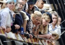 Sarah_Harding_on_the_set_of_St_Trinians_2_270709_42.jpg