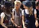 Sarah_Harding_on_the_set_of_St_Trinians_2_270709_46.jpg