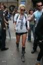 Sarah_Harding_on_the_set_of_St_Trinians_2_270709_57.jpg
