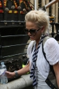 Sarah_Harding_on_the_set_of_St_Trinians_2_270709_68.jpg