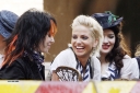 Имя файла=Sarah_Harding_on_the_set_of_St_Trinians_2_270709_88.jpg
Размер файла=231КБ
Размеры=1499x1000
Дата=Март 09, 2012 Sarah_Harding_on_the_set_of_St_Trinians_2_270709_88.jpg
