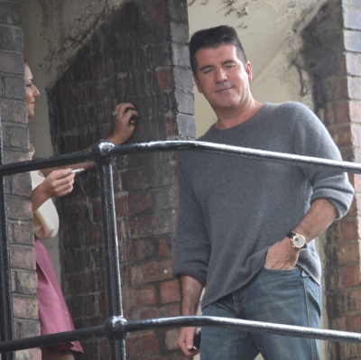Cheryl__Simon_take_a_break_from_auditions_10809_6.jpg