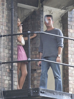 Cheryl__Simon_take_a_break_from_auditions_10809_8.jpg