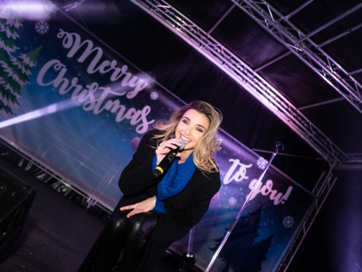 Nadin_vystupala_na_tradicionnom_meropriyatii_po_zazhiganiyu_Rozhdestvenskih_ogney_17_11_18_28229.jpg