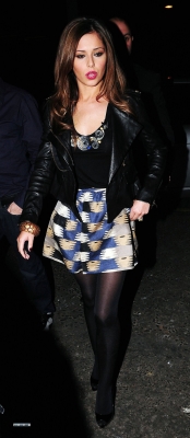 Cheryl_Cole_leaving_X_Factor_Bootcamp_in_West_London_300709_13.jpg