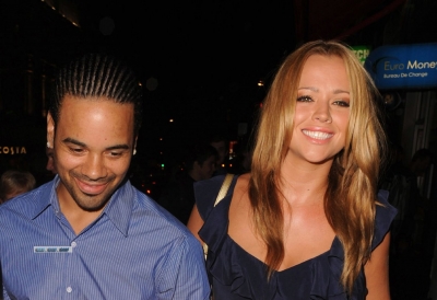 Kimberley_Walsh_arriving_at_Century_Club_010809_47.jpg