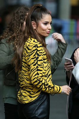 Outside_Kiss_FM_studios_in_London2C_UK_04_06_19_287729.jpg