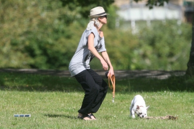 Sarah_Harding_and_Tom_Crane_seen_taking_their_dog_for_a_walk_310709_17.jpg