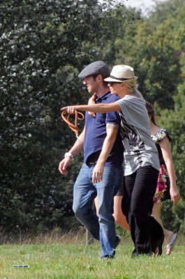 Sarah_Harding_and_Tom_Crane_seen_taking_their_dog_for_a_walk_310709_67.jpg