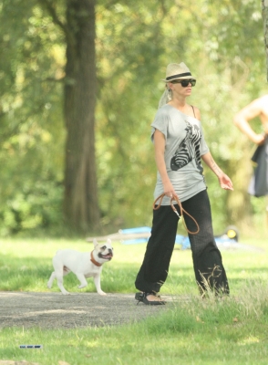 Sarah_Harding_and_Tom_Crane_seen_taking_their_dog_for_a_walk_310709_82.jpg