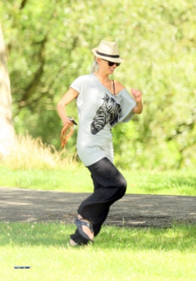 Sarah_Harding_and_Tom_Crane_seen_taking_their_dog_for_a_walk_310709_88.jpg