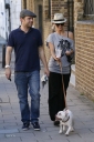 Имя файла=Sarah_Harding_and_Tom_Crane_seen_taking_their_dog_for_a_walk_310709_59.jpg
Размер файла=365КБ
Размеры=1500x2250
Дата=Март 09, 2012 Sarah_Harding_and_Tom_Crane_seen_taking_their_dog_for_a_walk_310709_59.jpg
