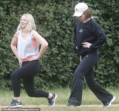 Kimberley_Walsh_and_Nicola_Roberts_exercising_in_the_park_06_06_19_28229.jpg