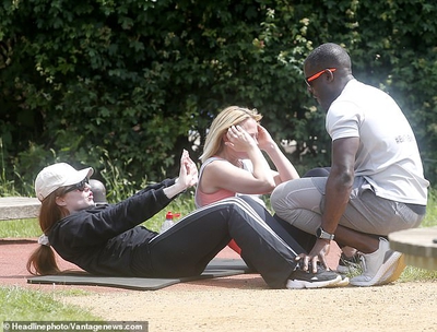 Kimberley_Walsh_and_Nicola_Roberts_exercising_in_the_park_06_06_19_28629.jpg