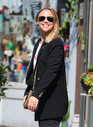 Kimberley_Walsh_chatting_to_a_mystery_man_in_London_29_03_19_281829.jpg
