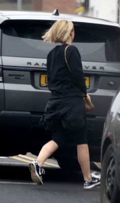 Kimberley_Walsh_seen_out_in_Hertfordshire_07_04_19_28629.jpg