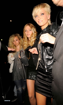 Sarah_Harding_leaving_Mahiki_300709_104.jpg